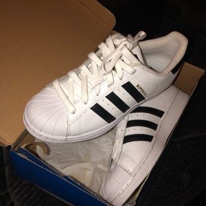Adidas superstars